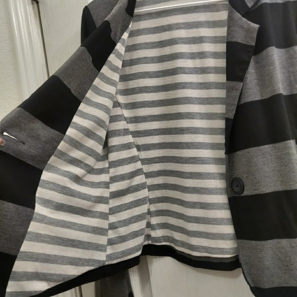 Mac & Riley Blazer stripped black and gray - Picture 3 of 6